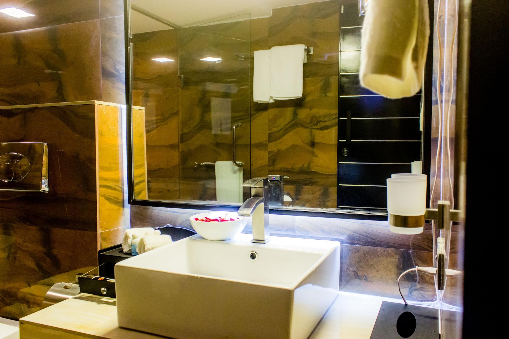 דאהקה Executive Inn מראה חיצוני תמונה