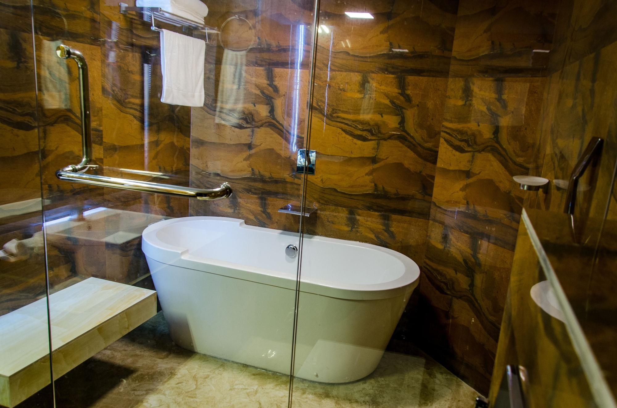 דאהקה Executive Inn מראה חיצוני תמונה