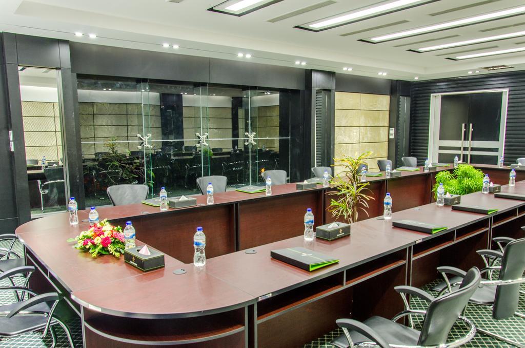 דאהקה Executive Inn מראה חיצוני תמונה