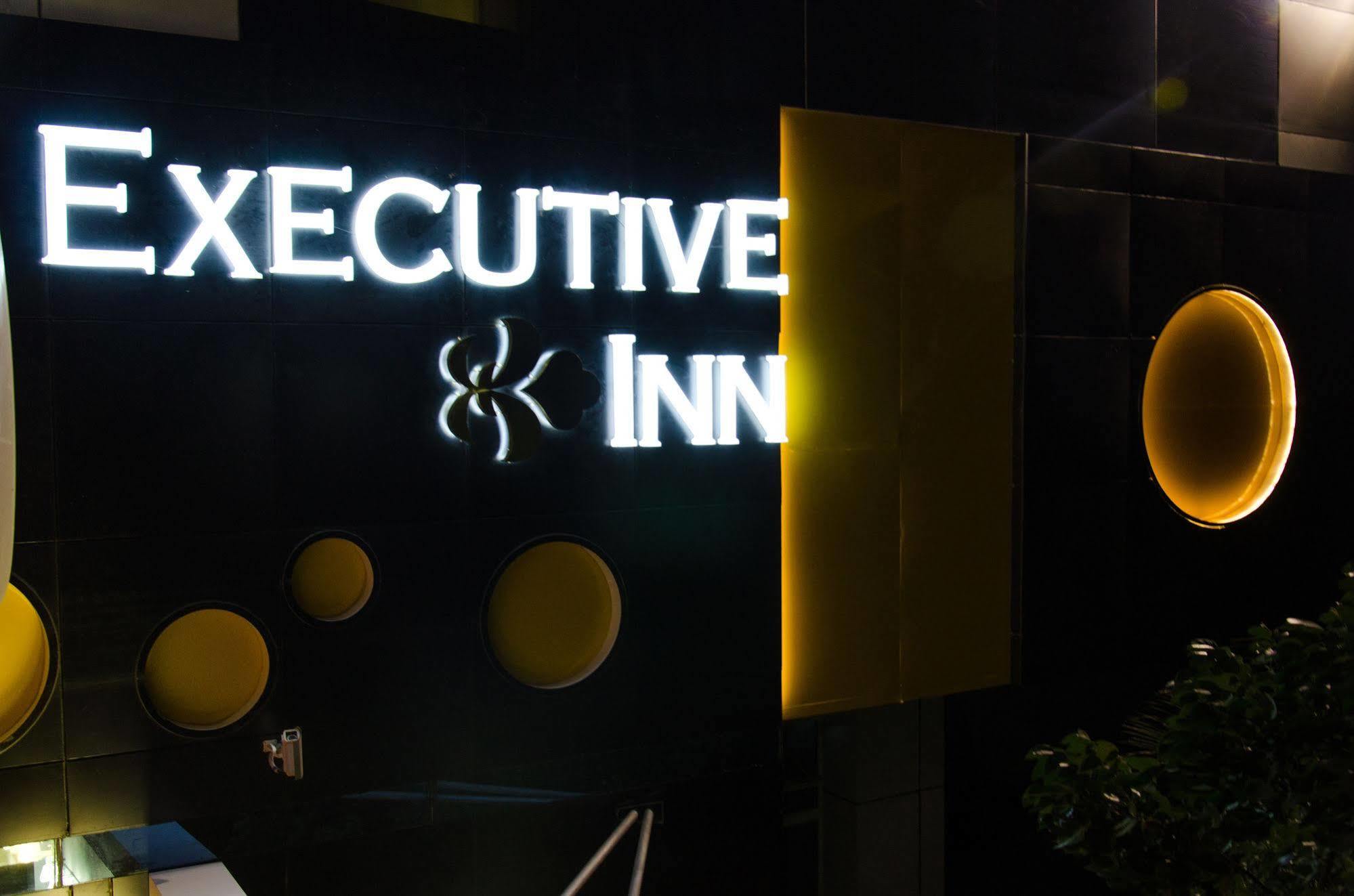 דאהקה Executive Inn מראה חיצוני תמונה