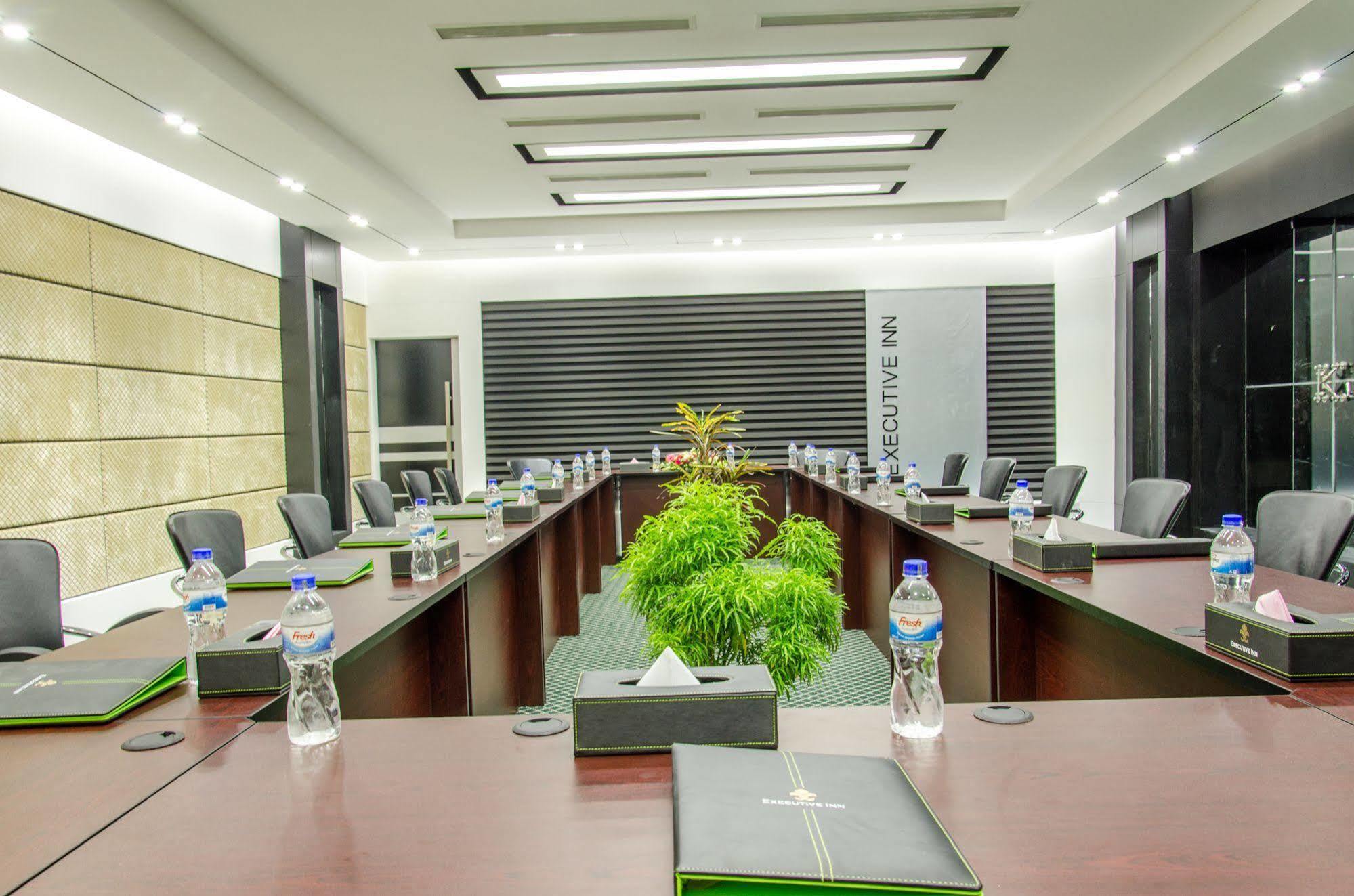 דאהקה Executive Inn מראה חיצוני תמונה
